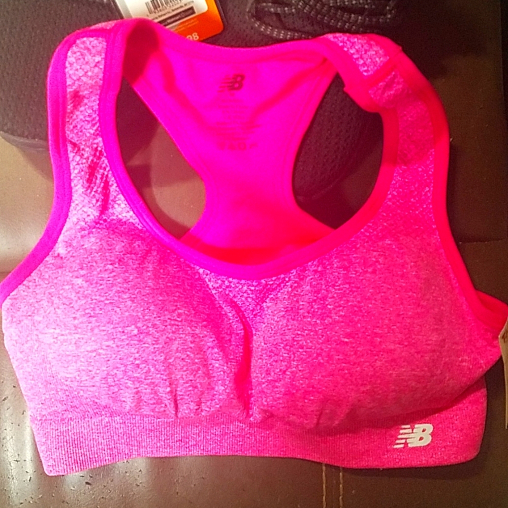 BRAND NEW WITH TAGS New Balance Sports Bra SZ Med Hot Pink